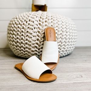 Alexa Sandal